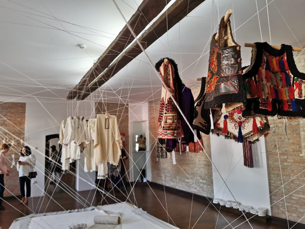 „Graiul straielor moștenite” în 12 muzee din țară 240178