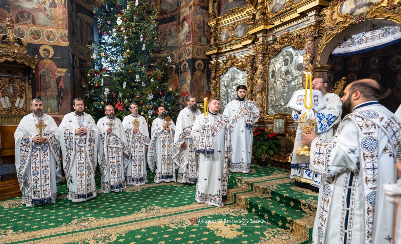 Moment aniversar în Arhiepiscopia Romanului și Bacăului 240200