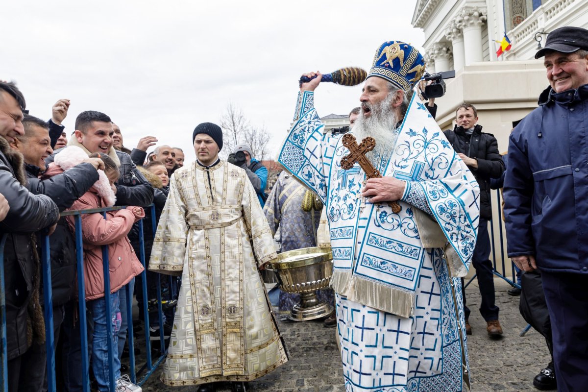 Binecuvântarea Mitropolitului Moldovei și Bucovinei pentru ieșeni 240449