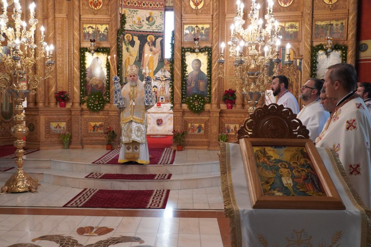 Sfințirea apei în două orașe de la malul Dunării 240636