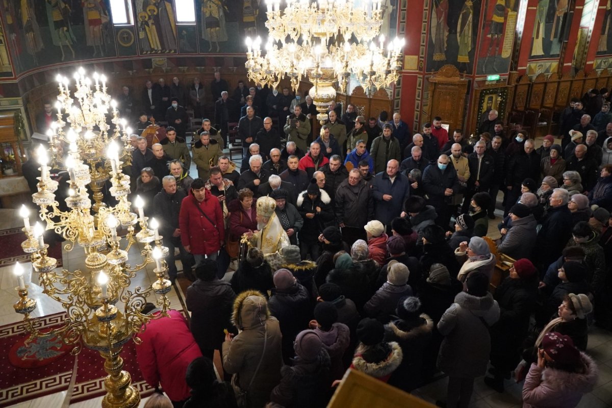 Sfințirea apei în două orașe de la malul Dunării 240639