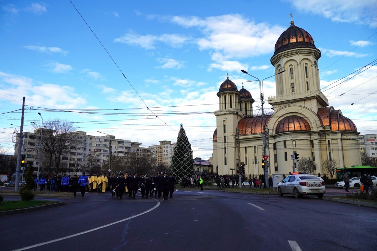 Sfințirea apei în două orașe de la malul Dunării 240643
