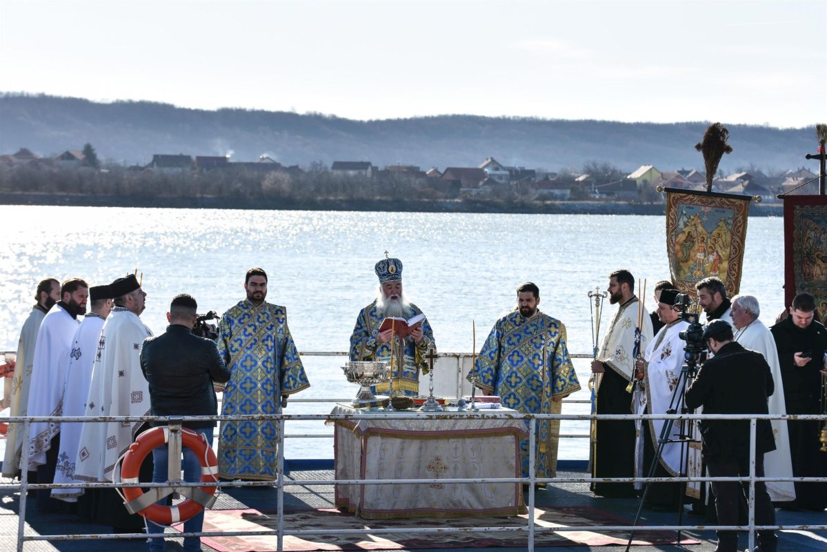 Tradiții de Bobotează la Drobeta-Turnu Severin 240686