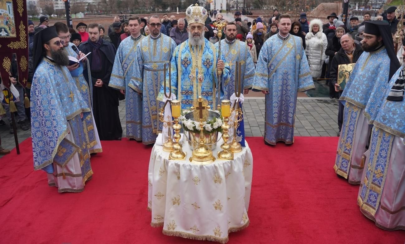 Liturghie arhierească la Catedrala Arhiepiscopală din Alba Iulia 240714