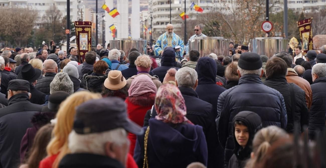Liturghie arhierească la Catedrala Arhiepiscopală din Alba Iulia 240715