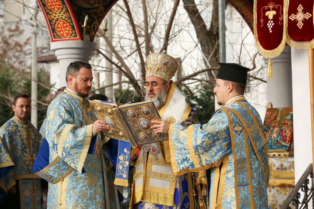 Procesiune la râul în care a fost martirizat Sfântul Sava de la Buzău 240691