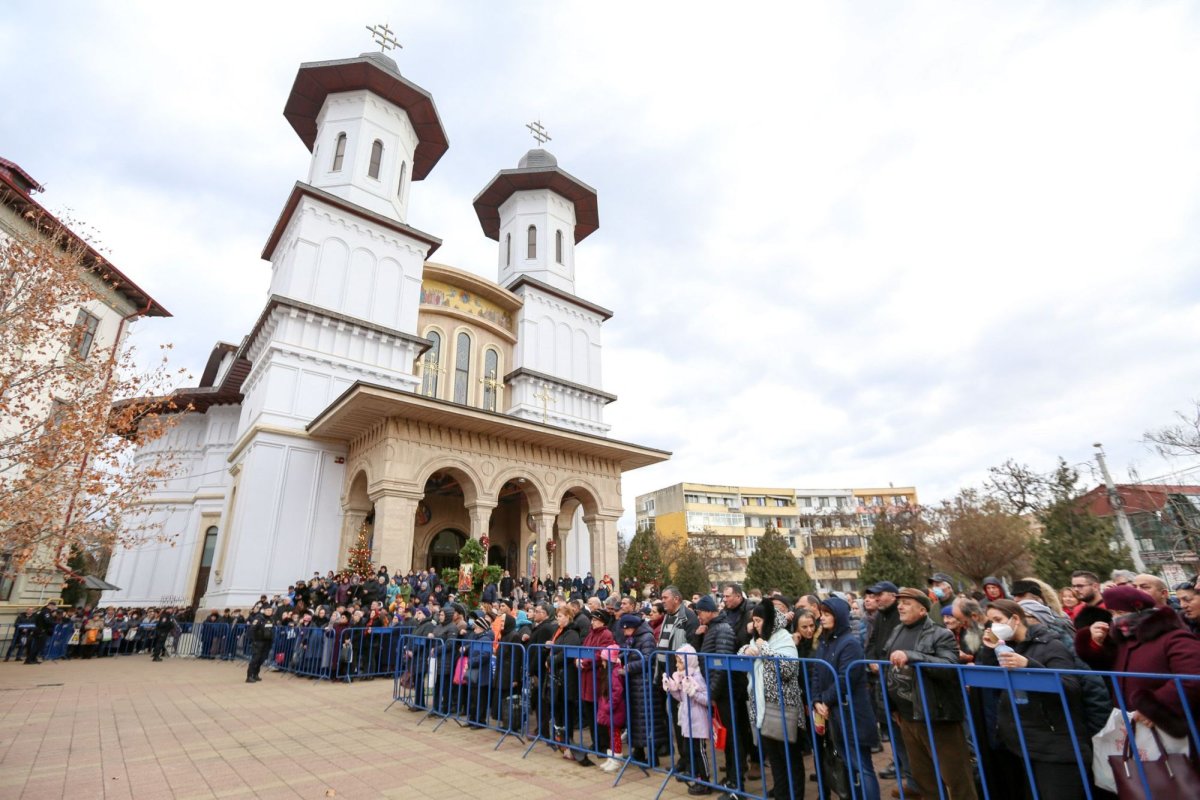 Procesiune la râul în care a fost martirizat Sfântul Sava de la Buzău 240693