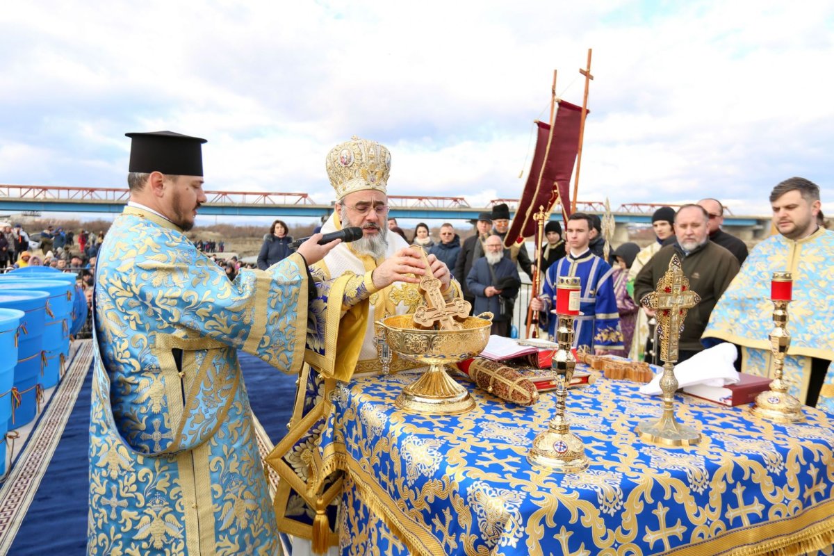 Procesiune la râul în care a fost martirizat Sfântul Sava de la Buzău 240696