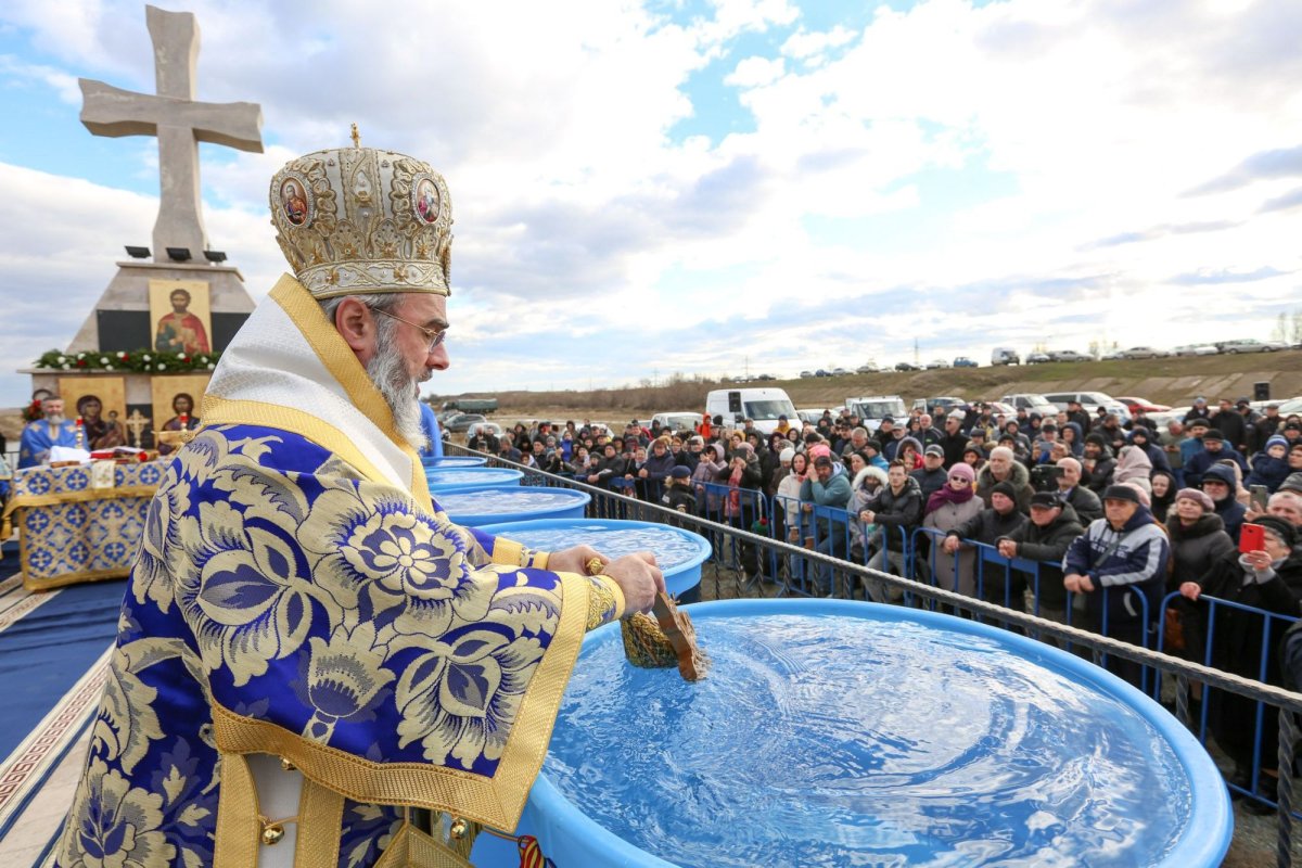 Procesiune la râul în care a fost martirizat Sfântul Sava de la Buzău 240697