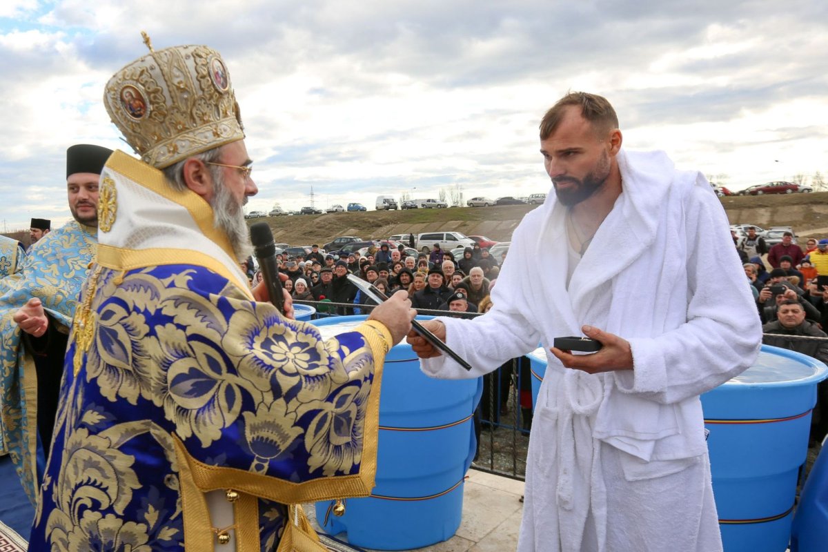 Procesiune la râul în care a fost martirizat Sfântul Sava de la Buzău 240698