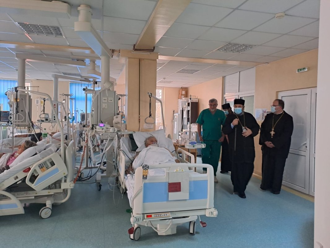 Medicii și pacienții spitalului din Pașcani l‑au cinstit pe Sfântul Ioan Botezătorul 240828