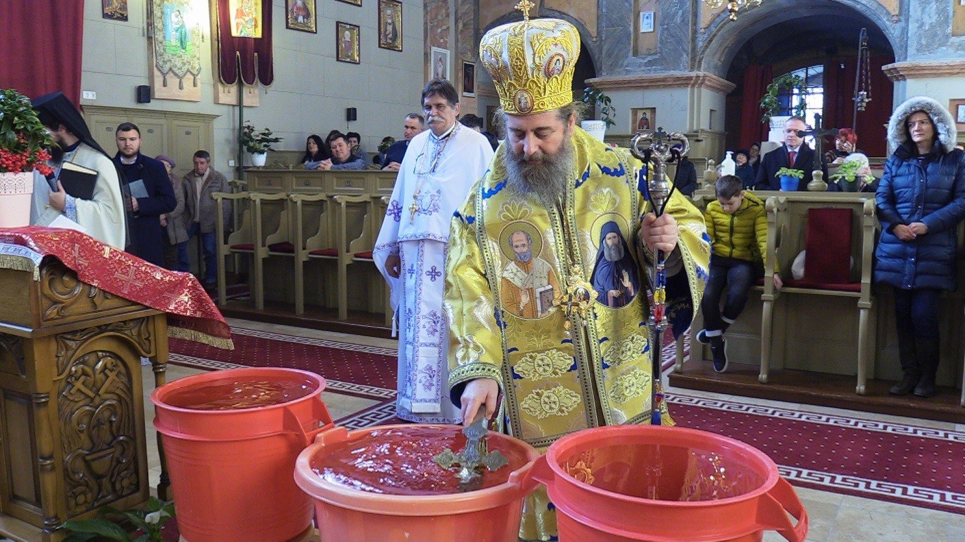 Sfințirea apei de Bobotează în mijlocul românilor din diasporă 240866