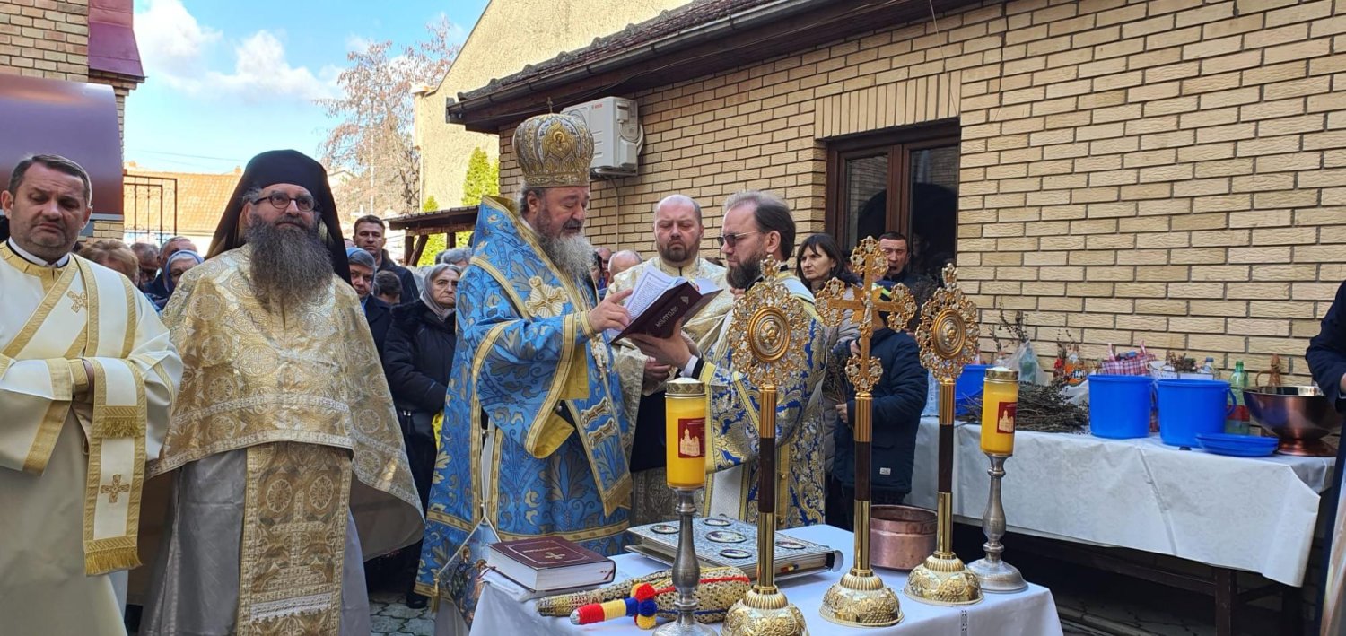 Sfințirea apei de Bobotează în mijlocul românilor din diasporă 240868