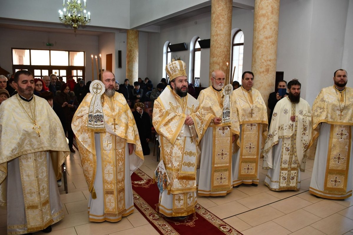 Slujiri arhierești în Reșița și Caransebeș 240983