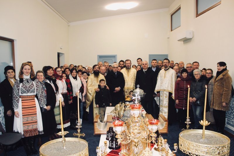 Binecuvântarea unor spații noi la o parohie românească din Italia 241101