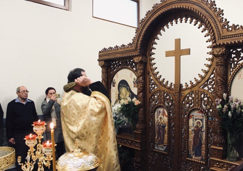 Binecuvântarea unor spații noi la o parohie românească din Italia 241102