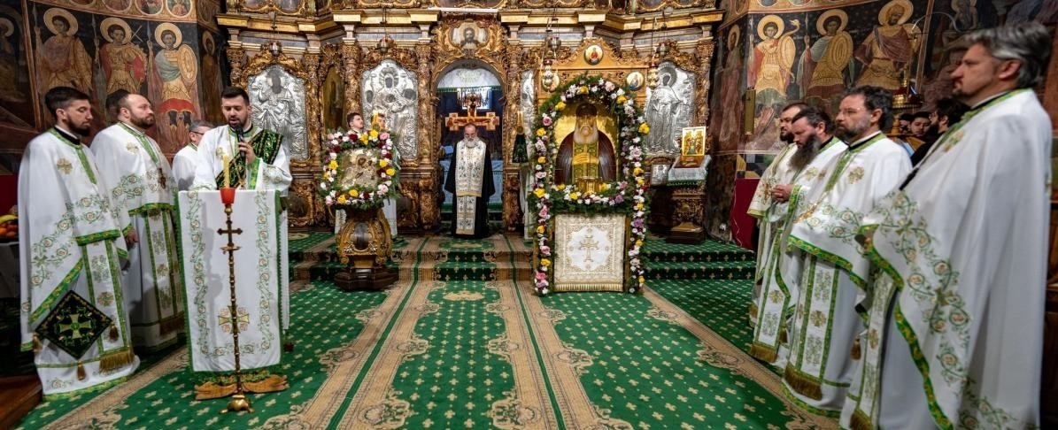 Cinstirea Sfântului Antipa de la Calapodești la catedrala din Roman 241063