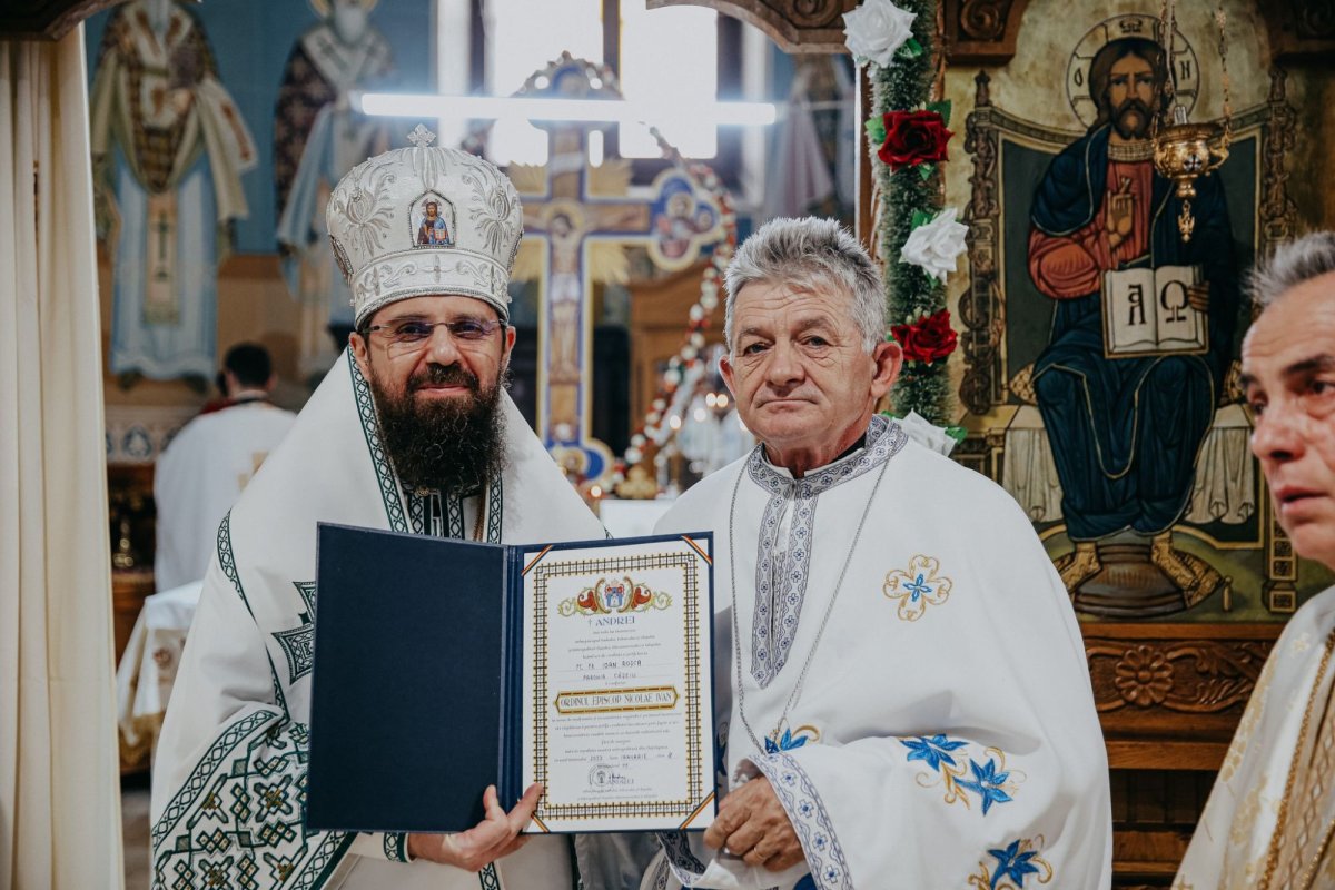 Lucrări binecuvântate la biserica din localitatea clujeană Căşeiu  241071