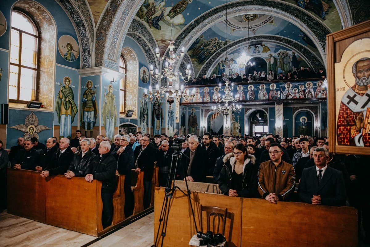 Lucrări binecuvântate la biserica din localitatea clujeană Căşeiu  241073