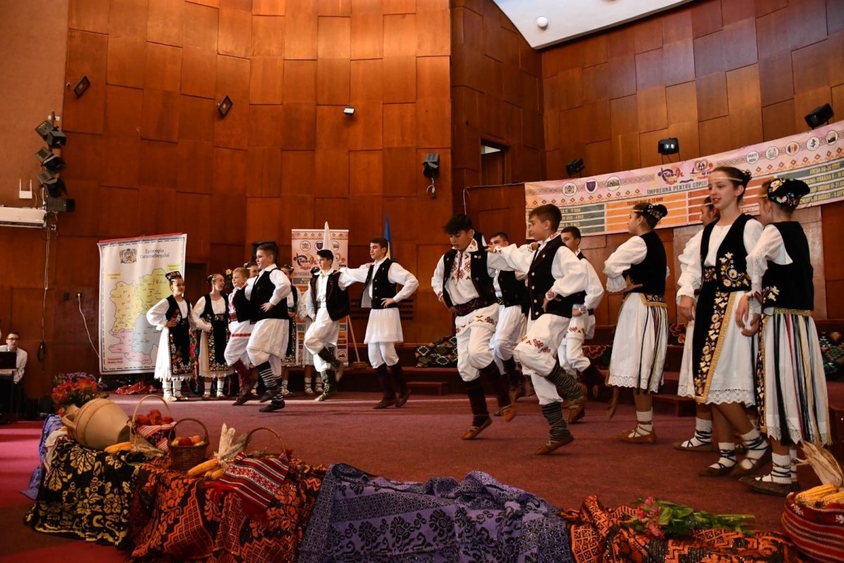 Activități cu tinerii în Eparhia Banatului Montan în anul 2022 241140