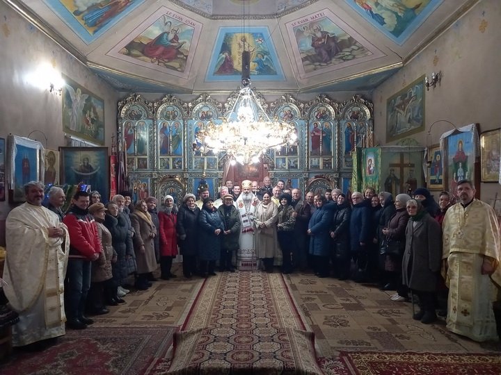 Nume sonore ale cântecului popular românesc au colindat la biserica din Făleşti 241132