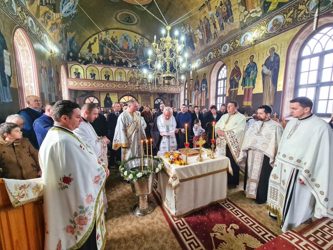 Binecuvântare arhierească în Parohia Bogata de Sus, judeţul Cluj 241576