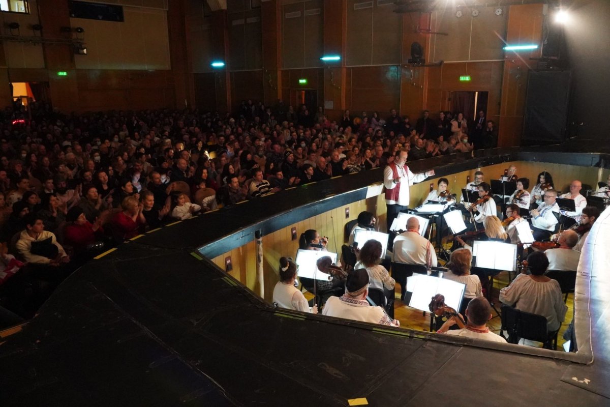 Eveniment artistic dedicat Zilei Culturii Naționale la Dunărea de Jos  241616