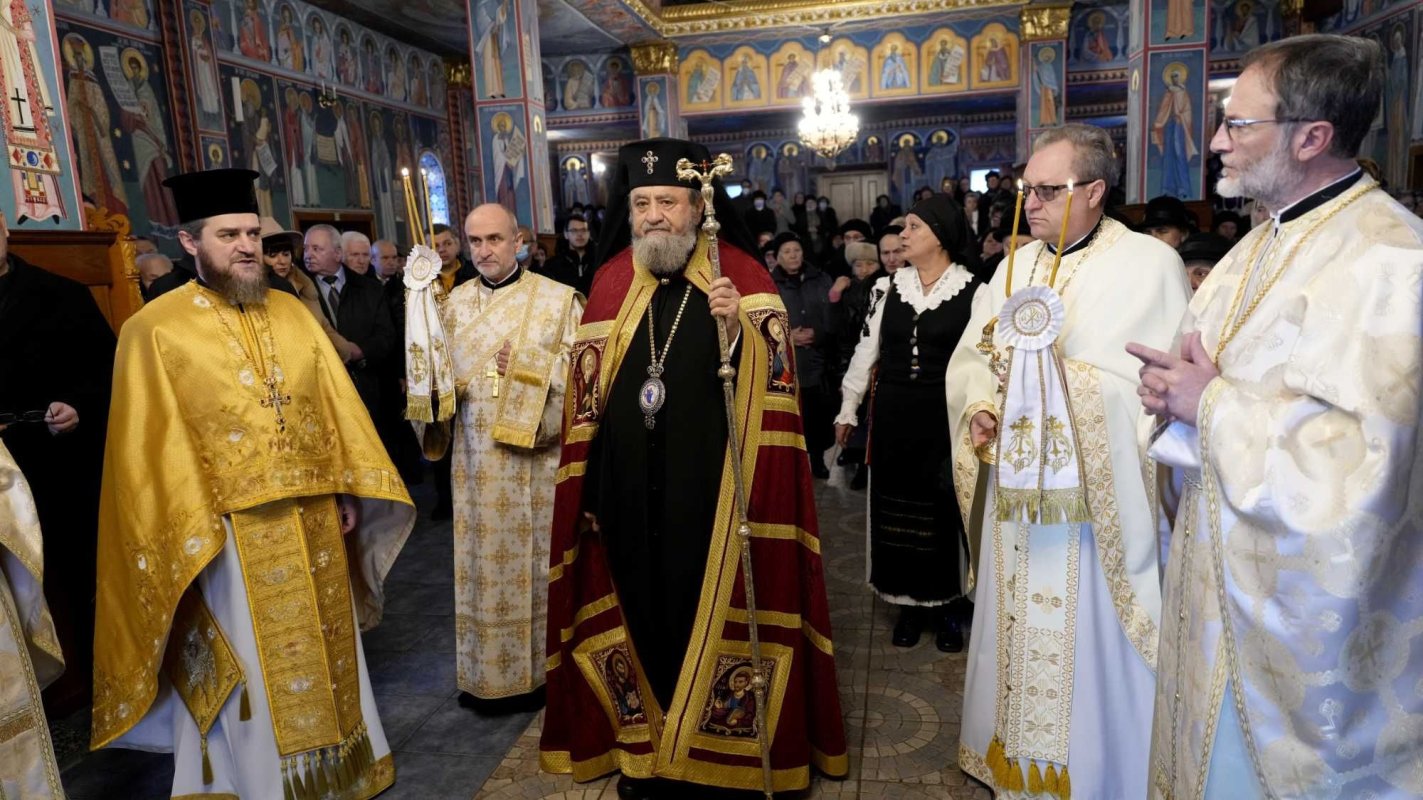 Liturghie arhierească la Biserica „Sfântul Antonie cel Mare” din Sibiu 241569