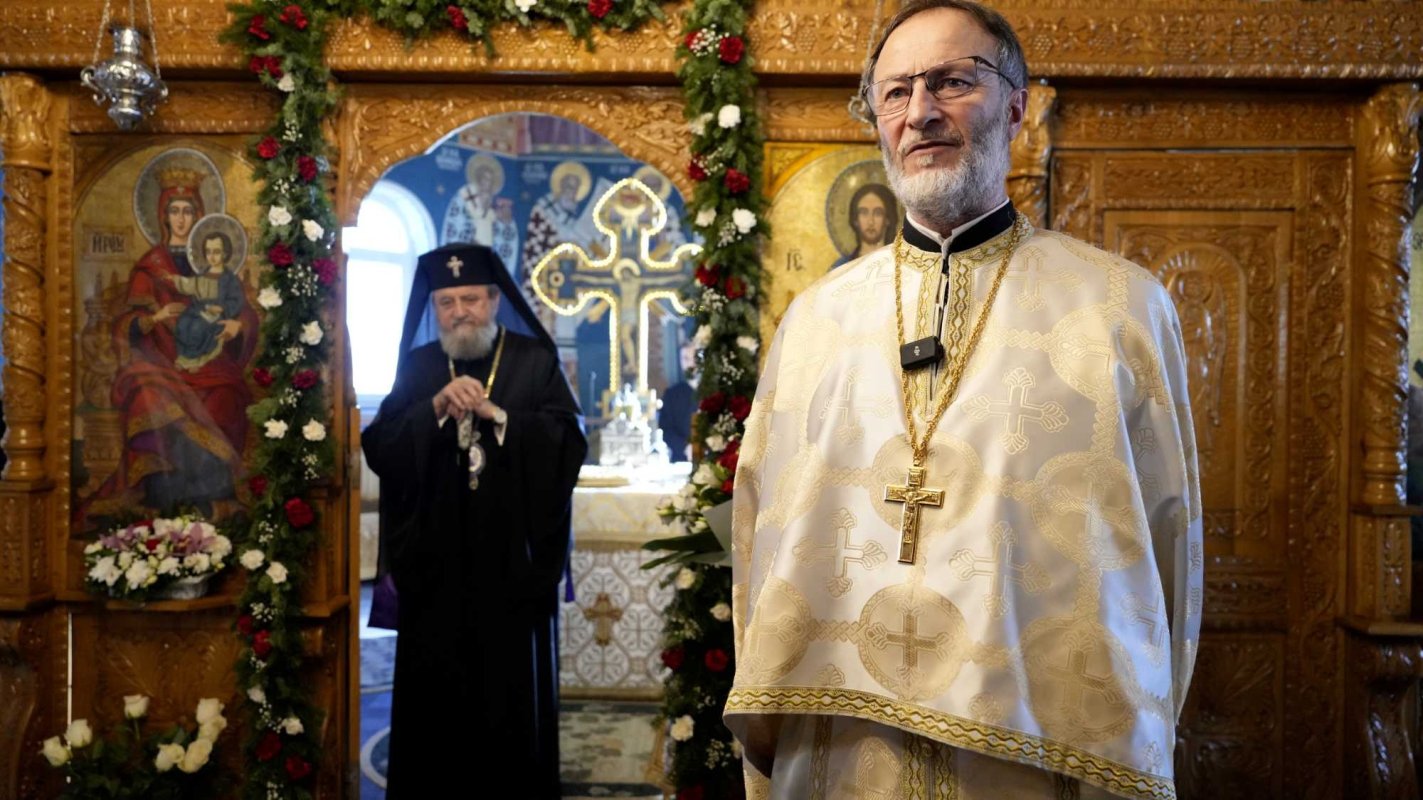 Liturghie arhierească la Biserica „Sfântul Antonie cel Mare” din Sibiu 241573