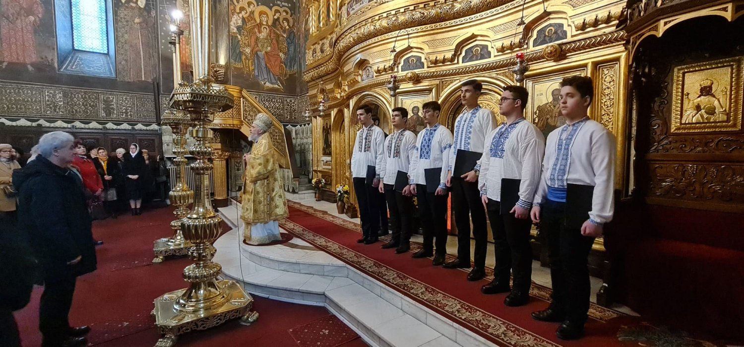 Mihai Eminescu pomenit la Catedrala Arhiepiscopală din Galaţi 241594