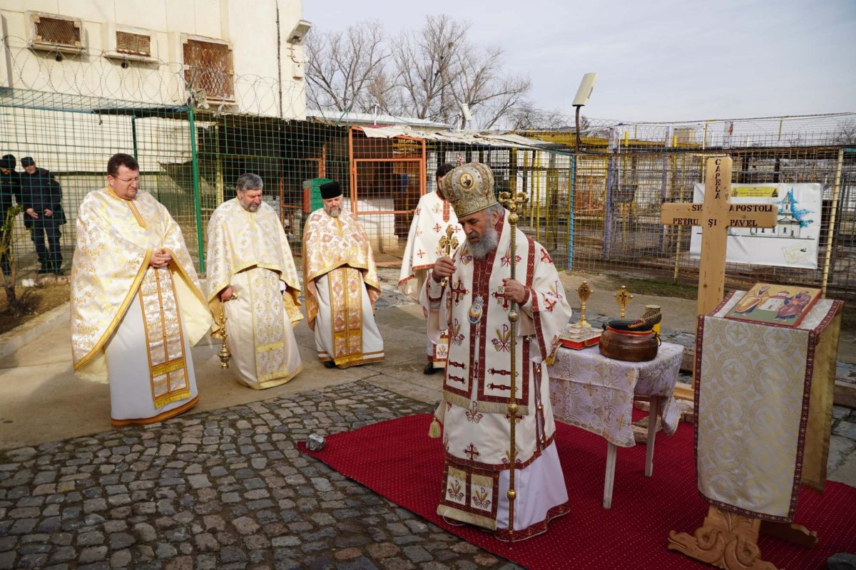 Piatră de temelie pentru o nouă biserică la Penitenciarul Galaţi 241710
