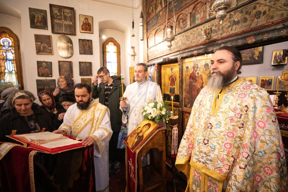 Hram la biserica întemeietorului legendar al Capitalei 241962