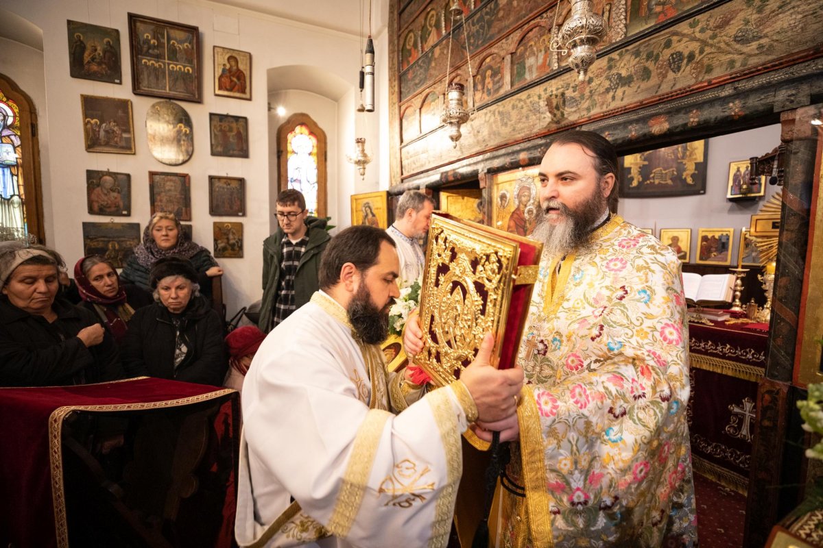 Hram la biserica întemeietorului legendar al Capitalei 241964