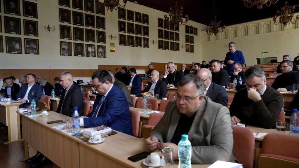 Realizările Arhiepiscopiei Sibiului expuse în şedința Adunării eparhiale 242242