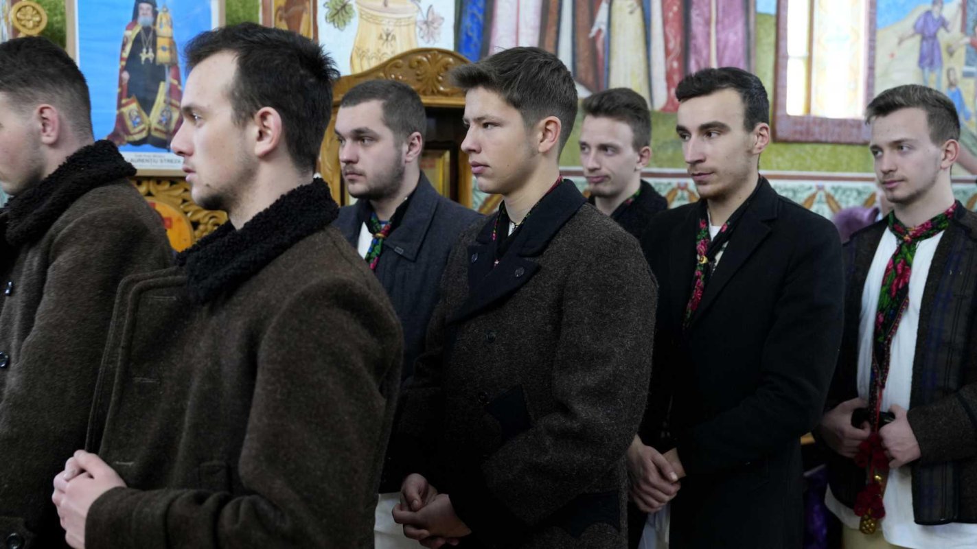 Liturghie arhierească la Hoghiz, județul Brașov 242349