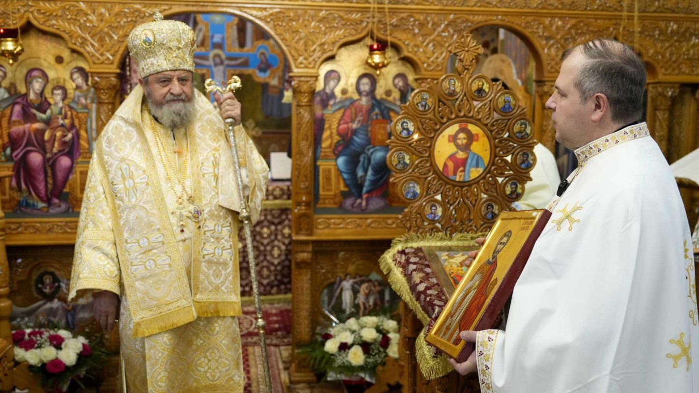 Liturghie arhierească la Hoghiz, județul Brașov 242350