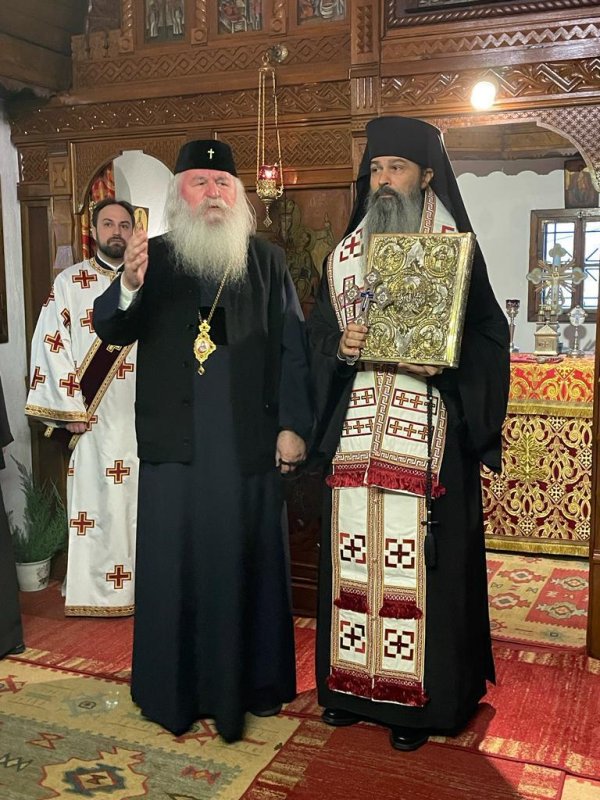 Ședința Adunării eparhiale a Arhiepiscopiei Timişoarei 242324