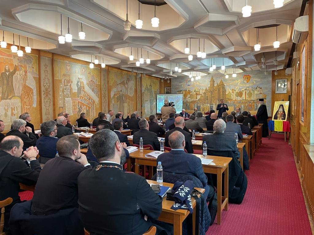 Ședința Adunării eparhiale a Arhiepiscopiei Timişoarei 242325