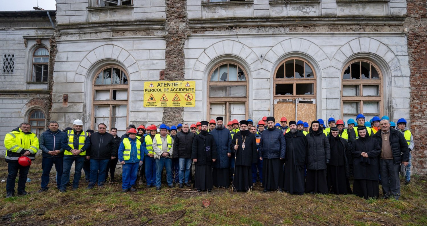 Au început reabilitarea și extinderea Așezământului spitalicesc „Precista” din Roman 242379