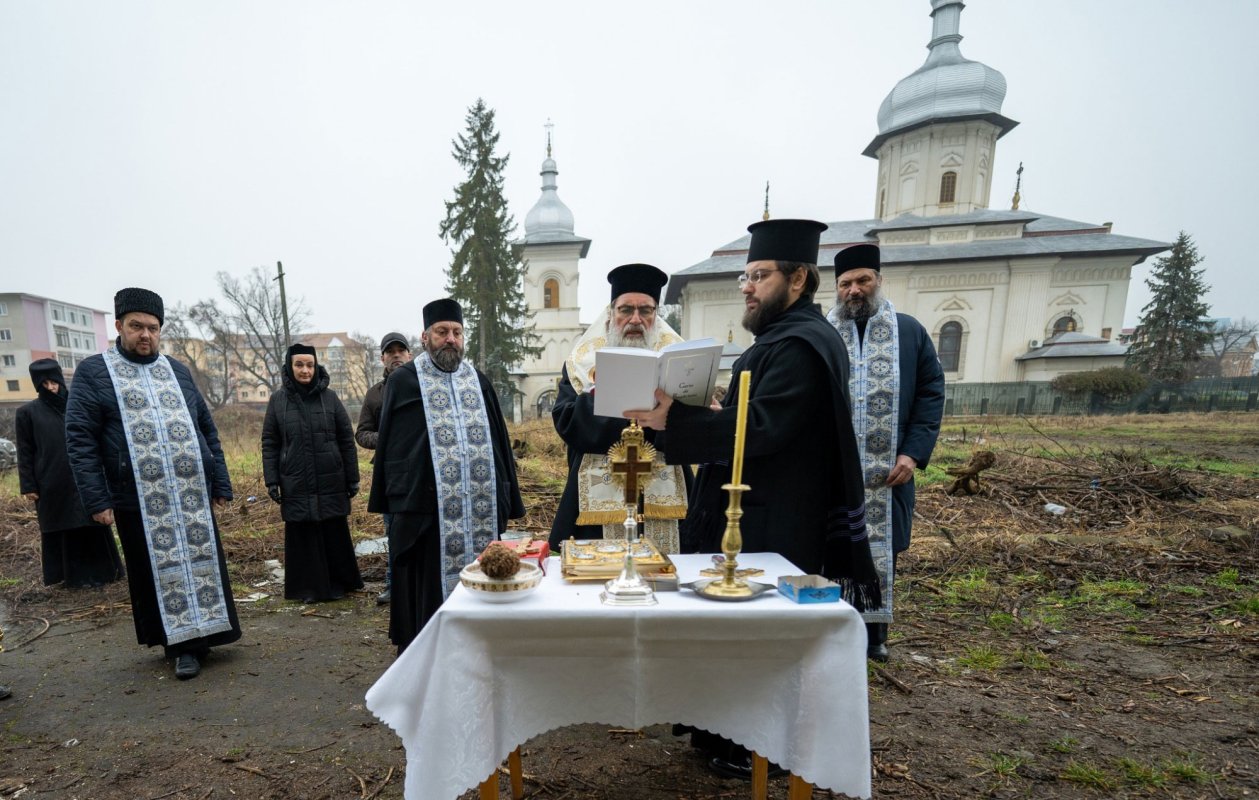 Au început reabilitarea și extinderea Așezământului spitalicesc „Precista” din Roman 242380