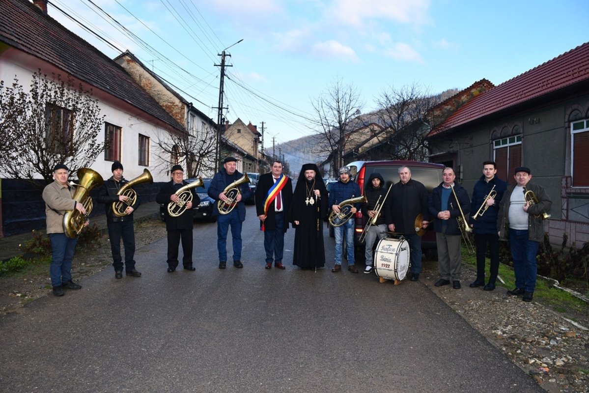 Popas de rugăciune la o biserică bănățeană 242390