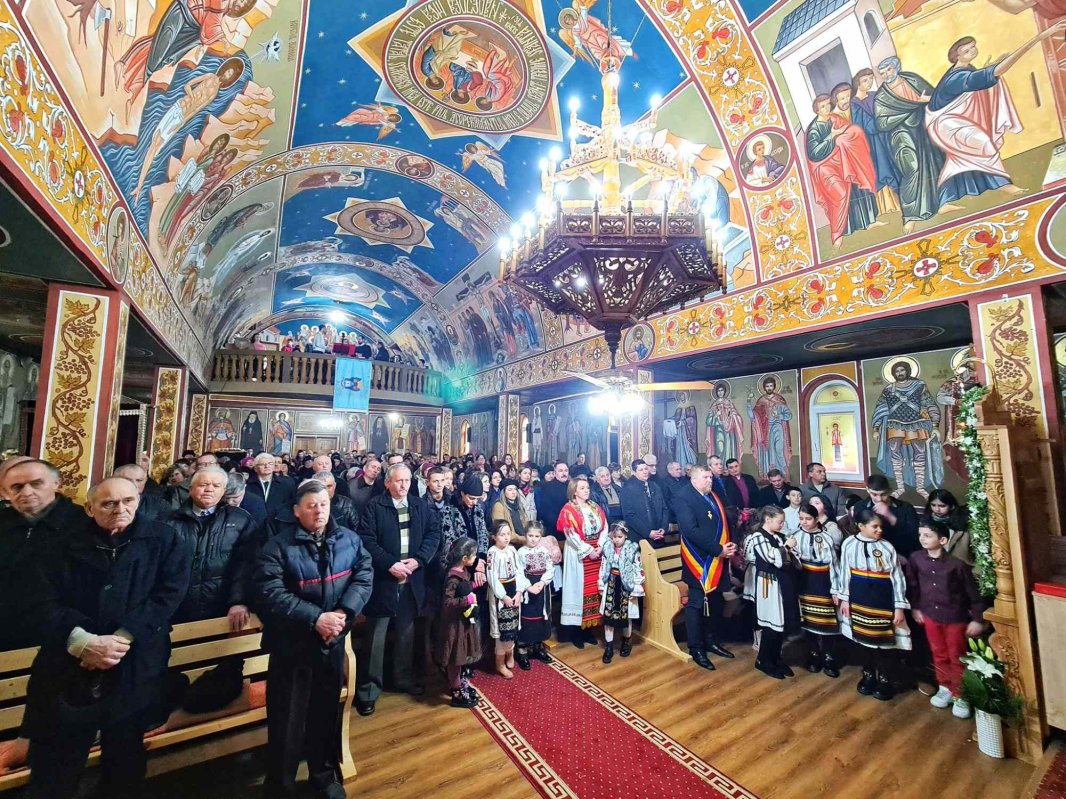 Binecuvântare pentru Centrul multifuncțional de tineret al Parohiei Câmpia Turzii V 242498