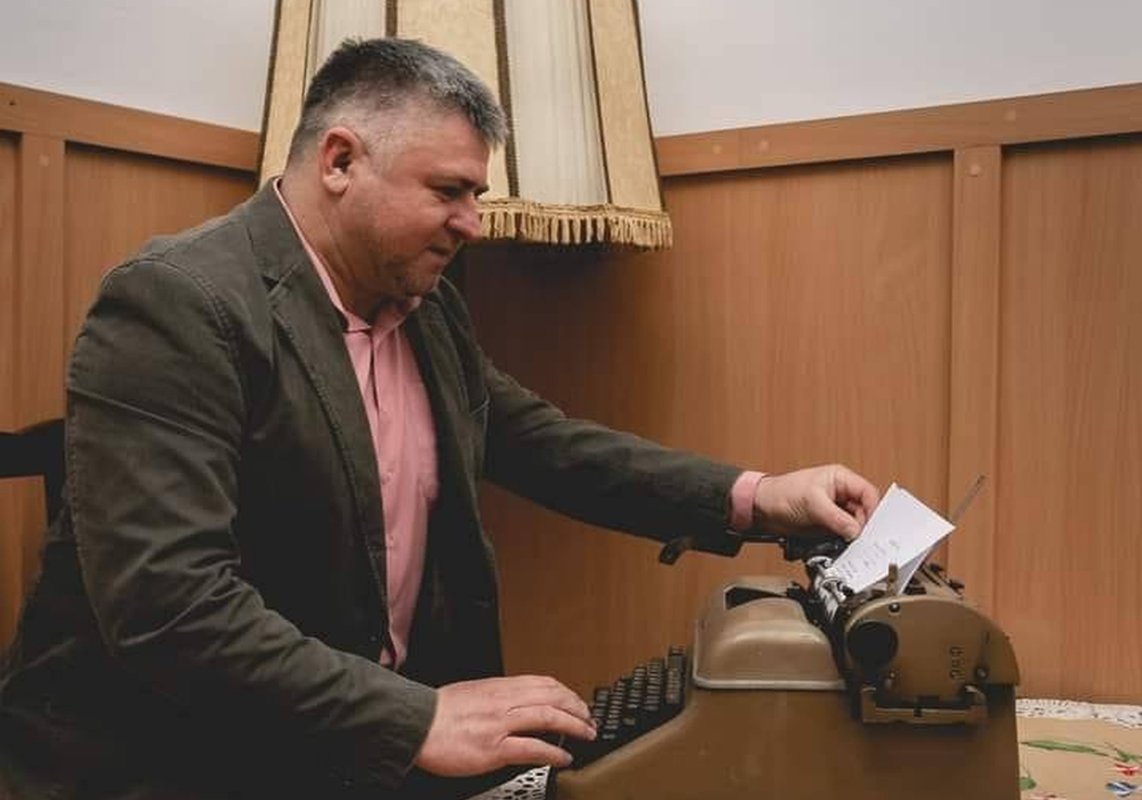 POEZIE: Cezar Haiura 242476