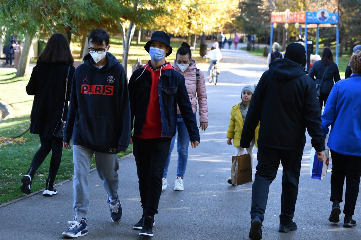 România a revenit la numărul de locuitori din 1966 242595