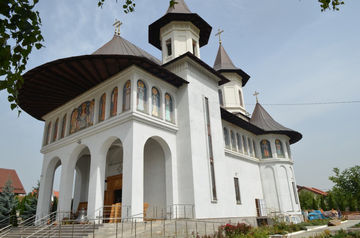 Biserica politehniştilor din Chişinău, ocrotită de Sfinţii Trei Ierarhi 242338