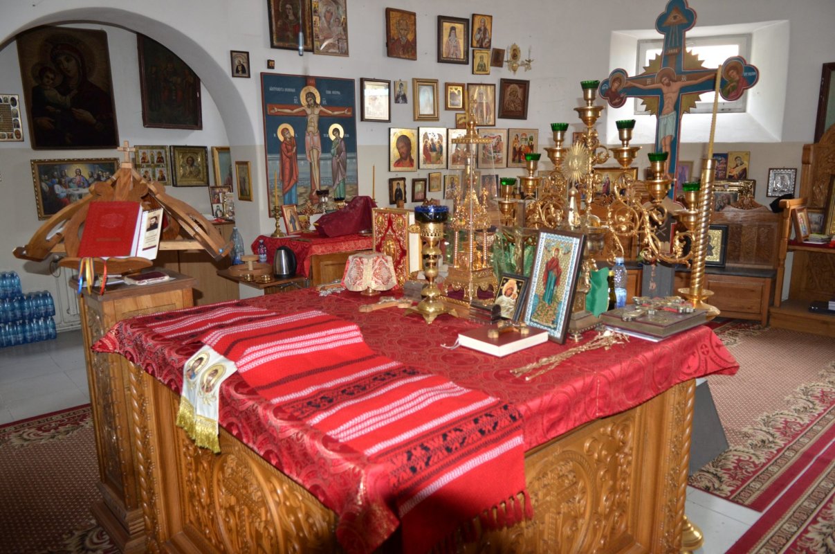Biserica politehniştilor din Chişinău, ocrotită de Sfinţii Trei Ierarhi 242340