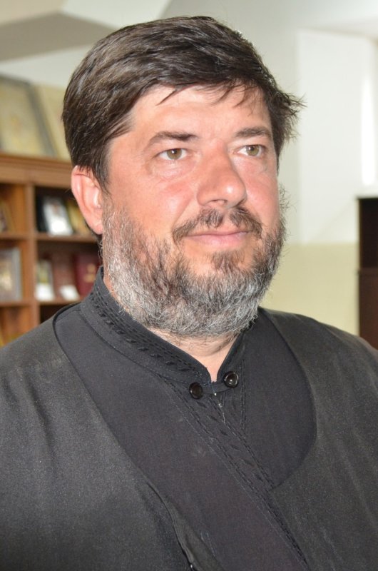 Biserica politehniştilor din Chişinău, ocrotită de Sfinţii Trei Ierarhi 242342