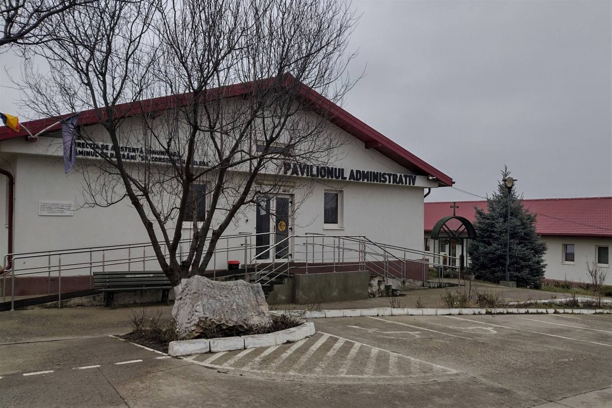 Părinte pentru o sută de bunici 242361