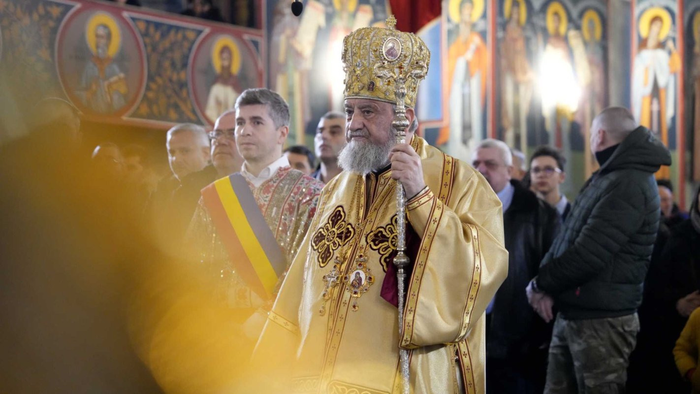 Liturghie arhierească în Biserica „Sfinții Trei Ierarhi” din Brașov 242984