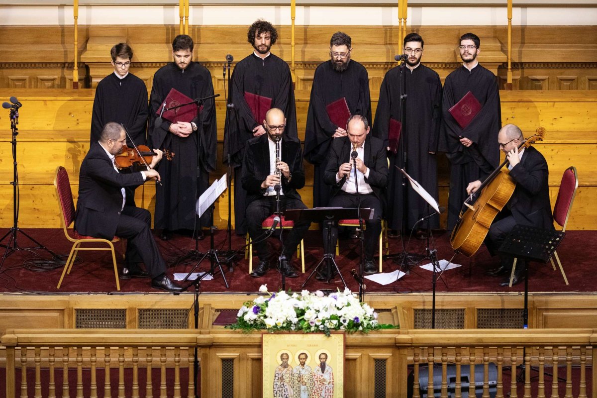 Eveniment artistic închinat Sfinților Trei Ierarhi la Palatul Patriarhiei 243291